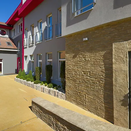 Air بيت ضيافة Holíč